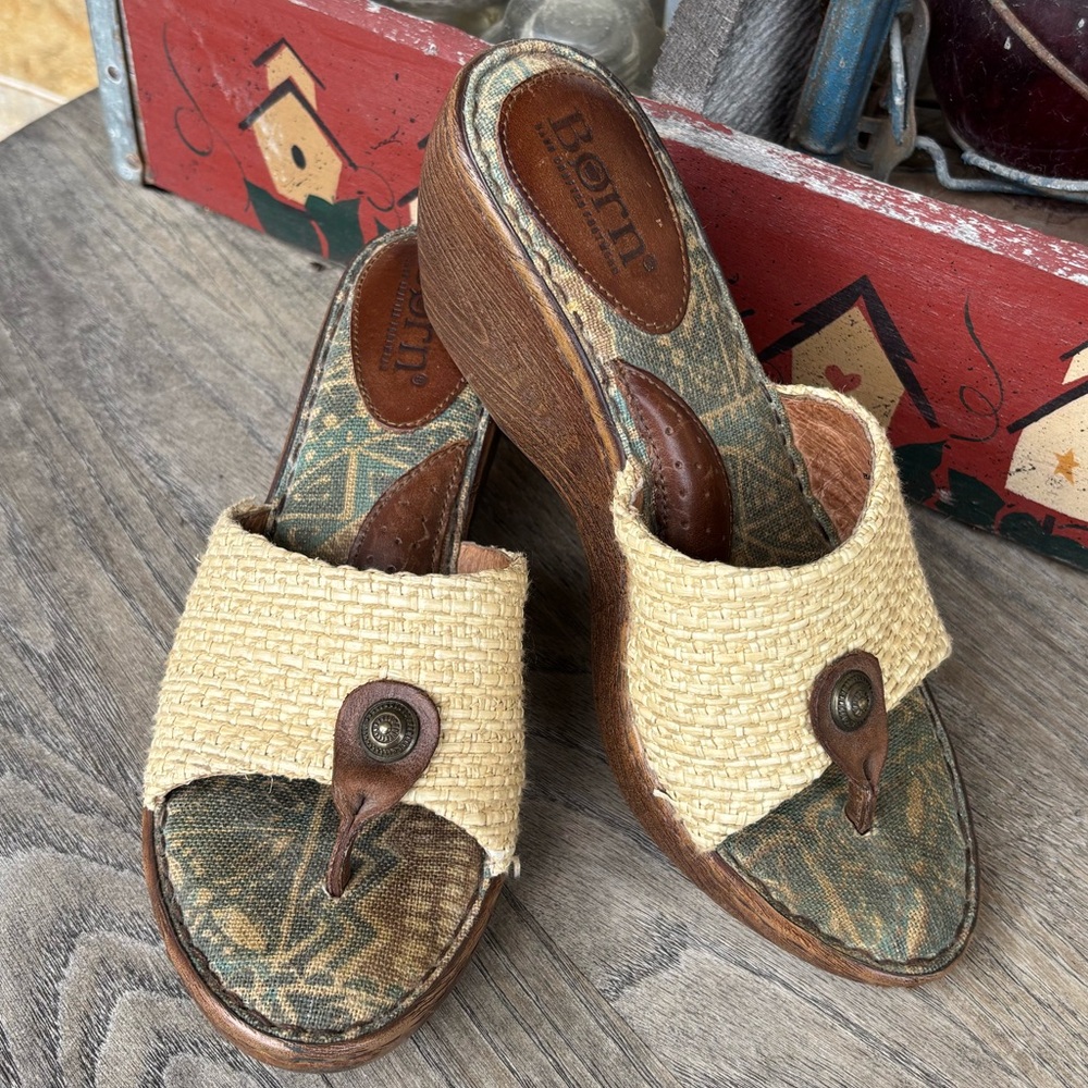 Born Women's Sz 8 "Miko" Cream Woven Rafia and Brown Leather Wedge Sandals Heels
